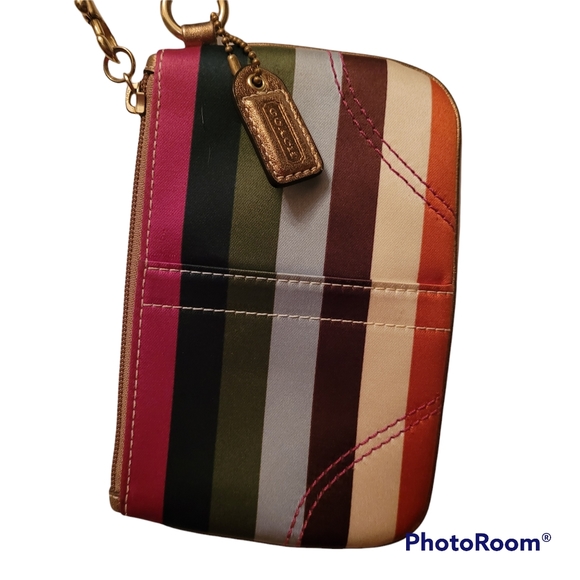 Coach Hampton Legacy Multicolor Wristlet authentic - Picture 4 of 7